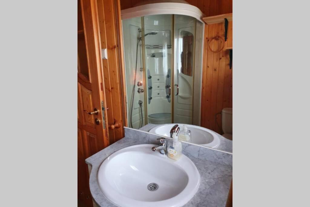 Cabana De Madera Especial Y Acogedora Cardenete Kültér fotó