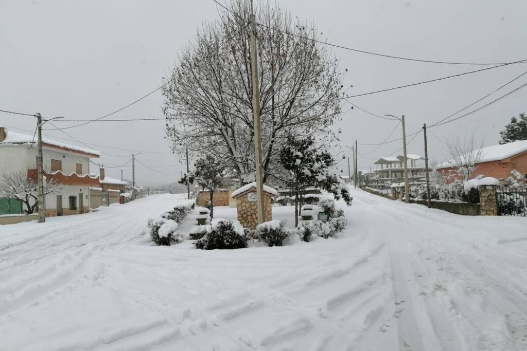 Cabana De Madera Especial Y Acogedora Cardenete Kültér fotó