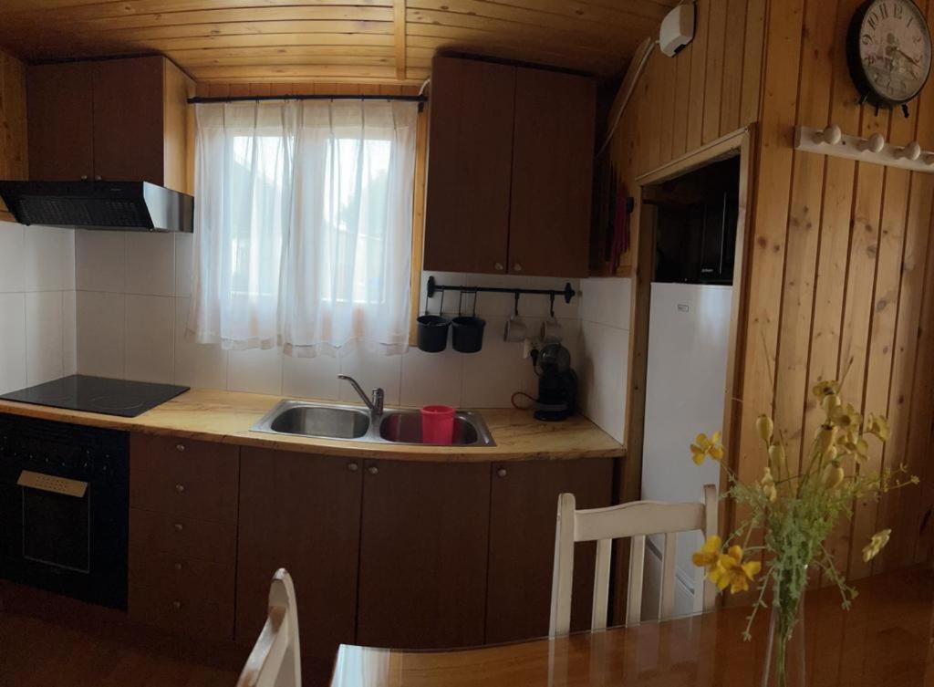 Cabana De Madera Especial Y Acogedora Cardenete Kültér fotó