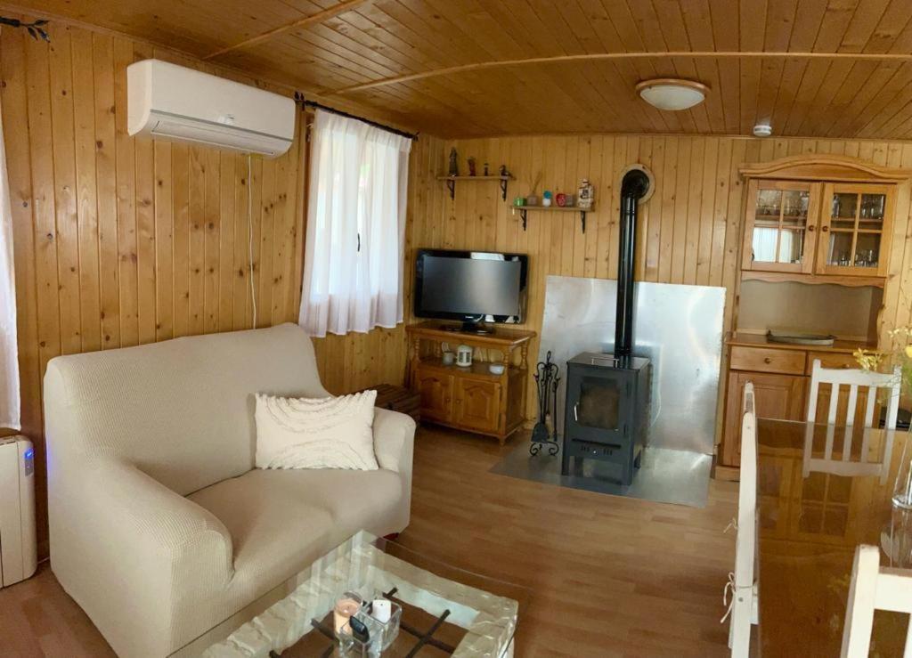 Cabana De Madera Especial Y Acogedora Cardenete Kültér fotó