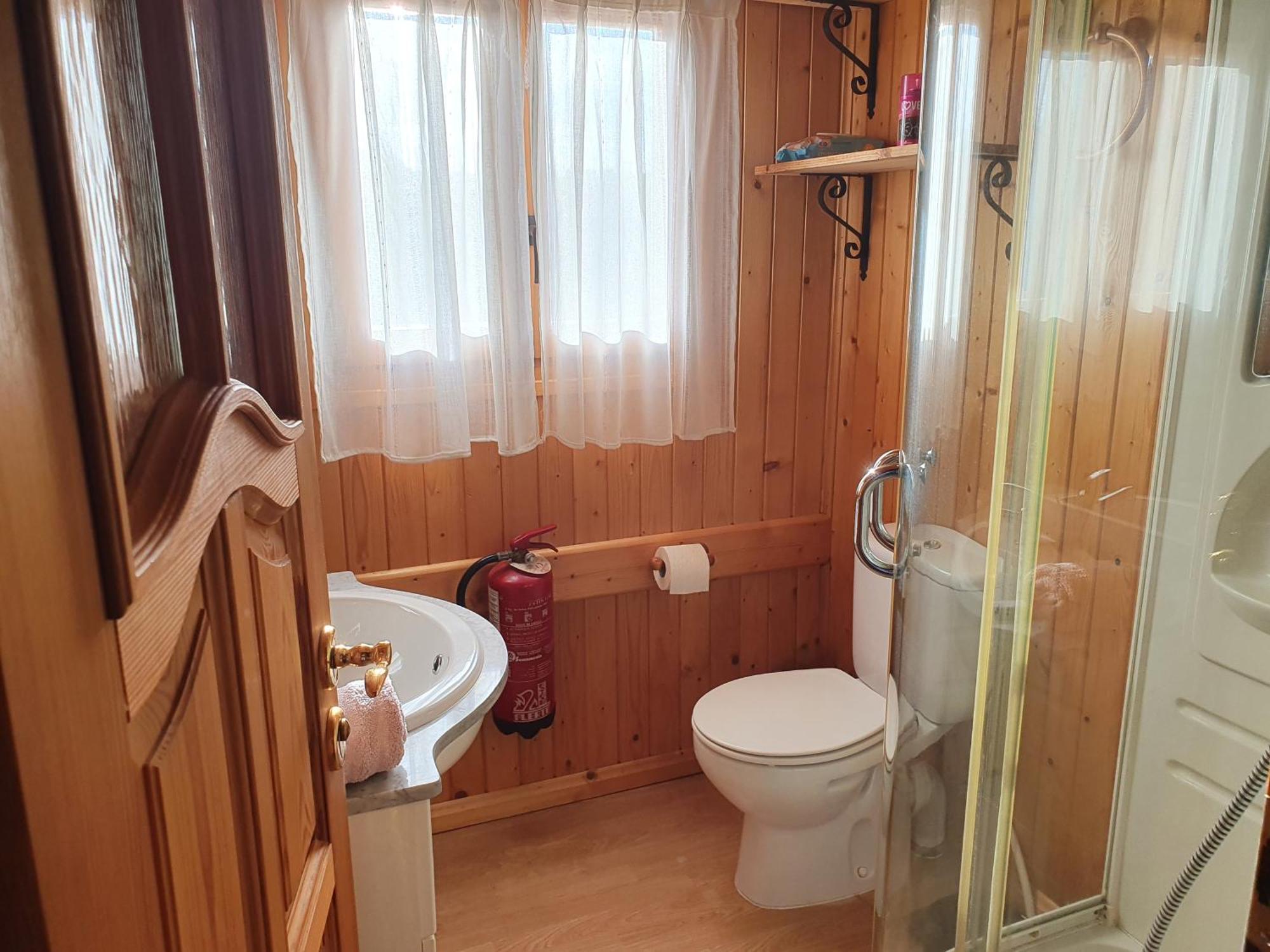 Cabana De Madera Especial Y Acogedora Cardenete Kültér fotó